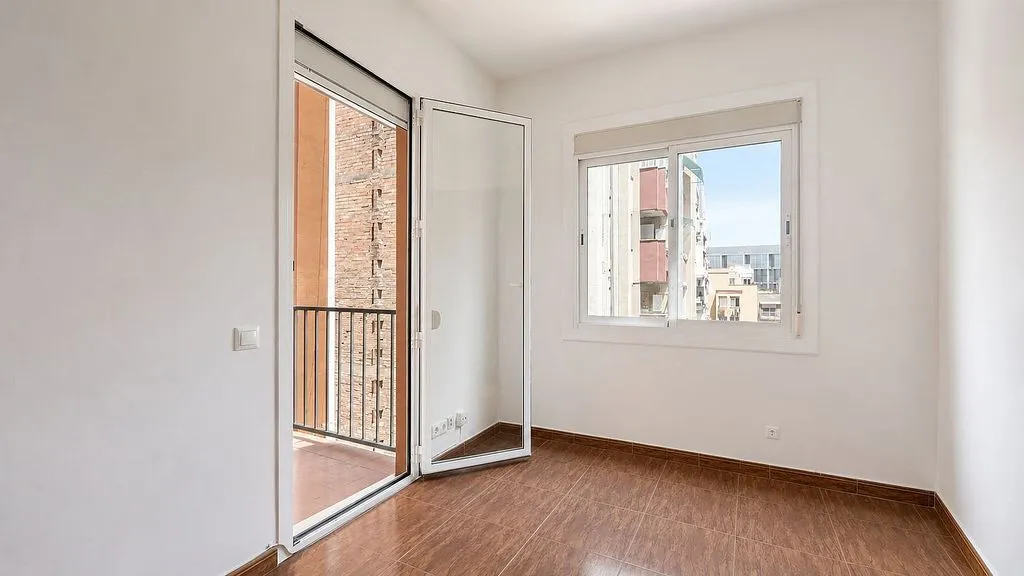 Apartment with Balcony in El Baix Guinardó
