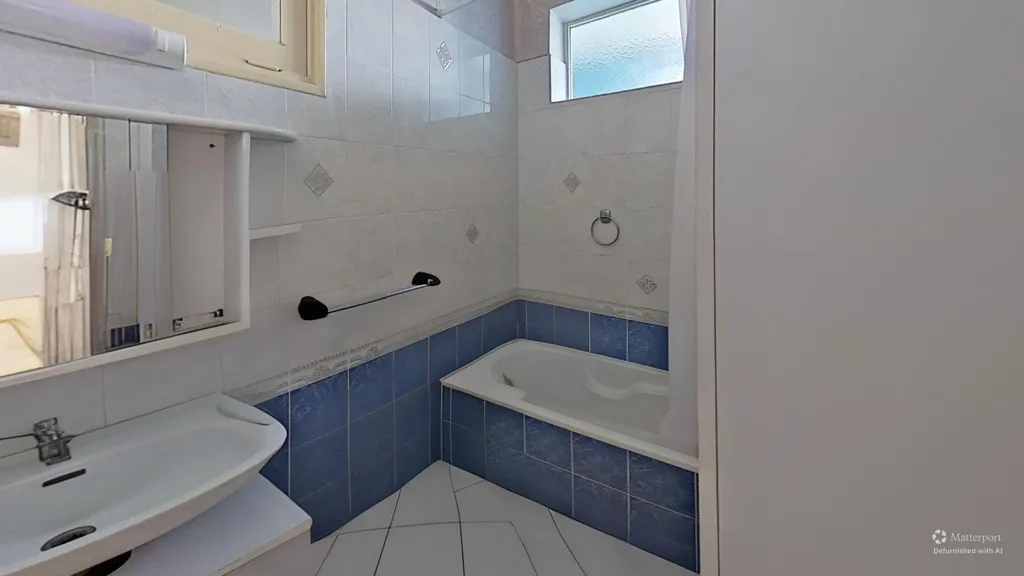 Bathrooms - House with Large Barn in Poey-de-Lescar