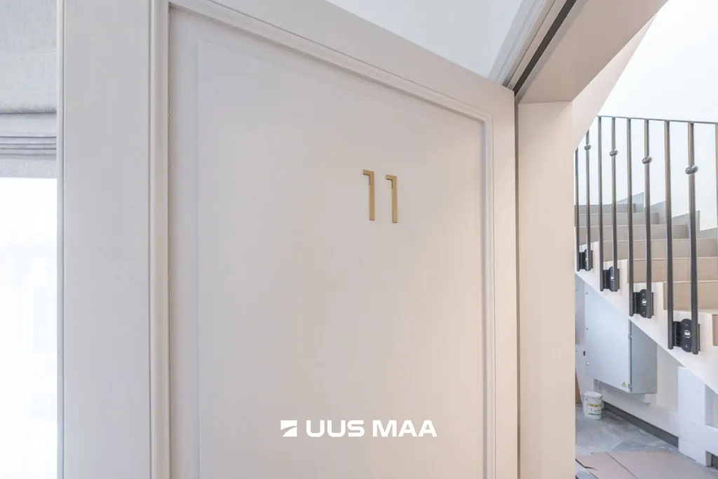 hallway_entrance