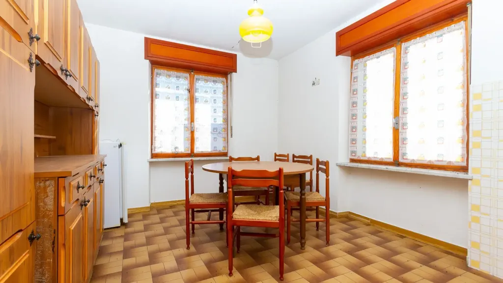 Salle à manger - Detached House with Three Garages in Frassino