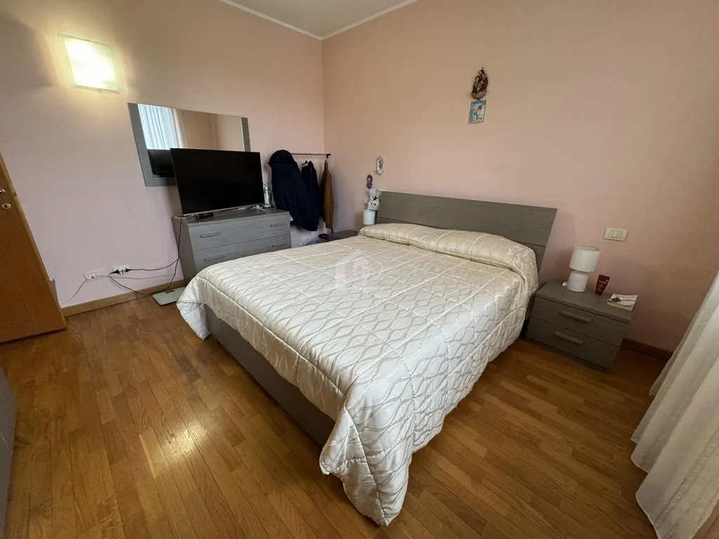 Chambres - Bright Trilocale with Balcony in Suzzara