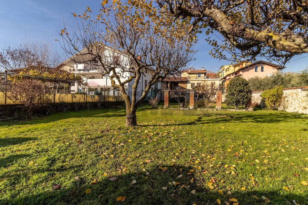 Jardin - Triplex Villa with Garden in Occhieppo Superiore