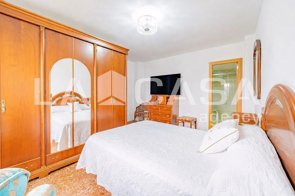 Chambres - Spacious Apartment with Metro Access in Vara de Quart