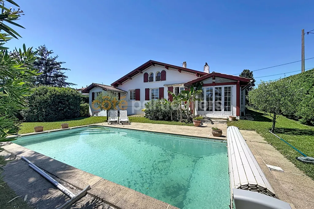 Piscine - Maison de Caractère avec Piscine à Bidart