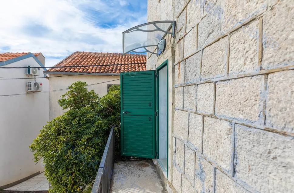 Välivaade - Renovated Stone House with Sea View in Punat