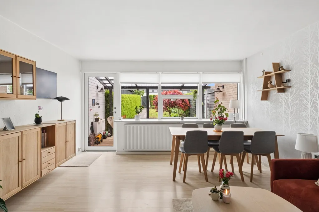 Salle à manger - 1960s Brick Row House in Aalborg SØ