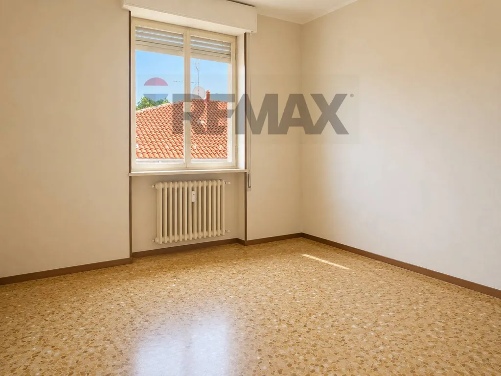 Stanze - Triplex with Box in San Martino, Novara