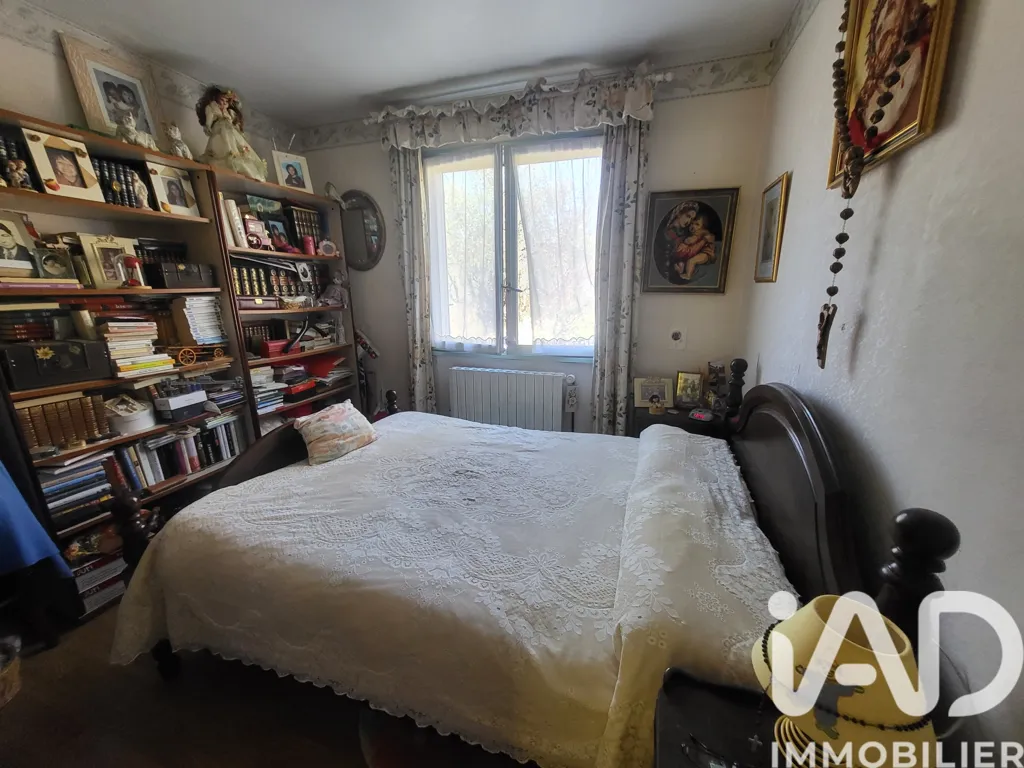 Chambres - Maison avec vue sur le lac à Cornillon-Sur-L'Oule