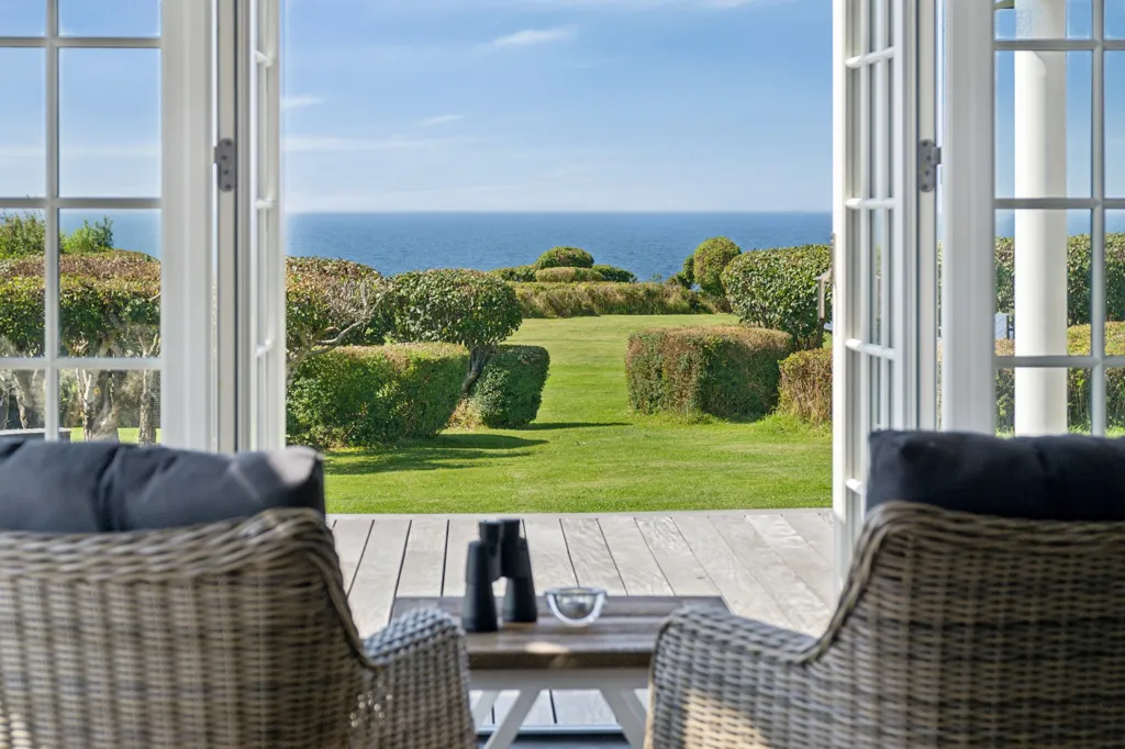 Terrasse - Modern Summerhouse with Water View at Storebælt