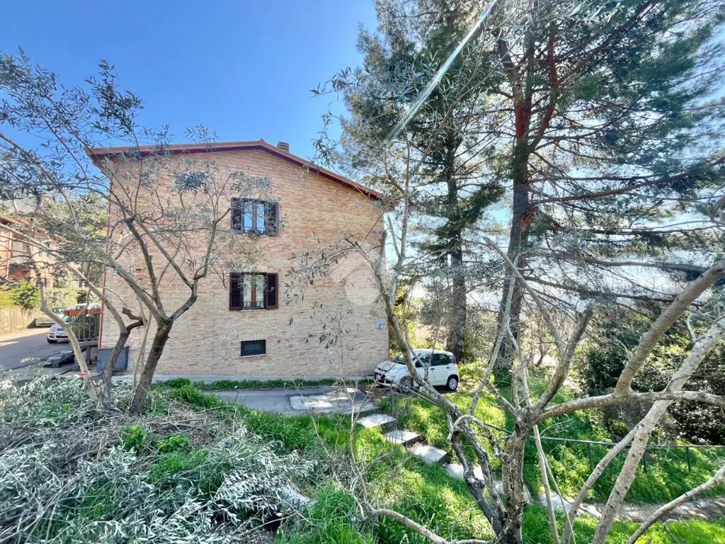 Välivaade - Trilocale with Veranda in Assisi