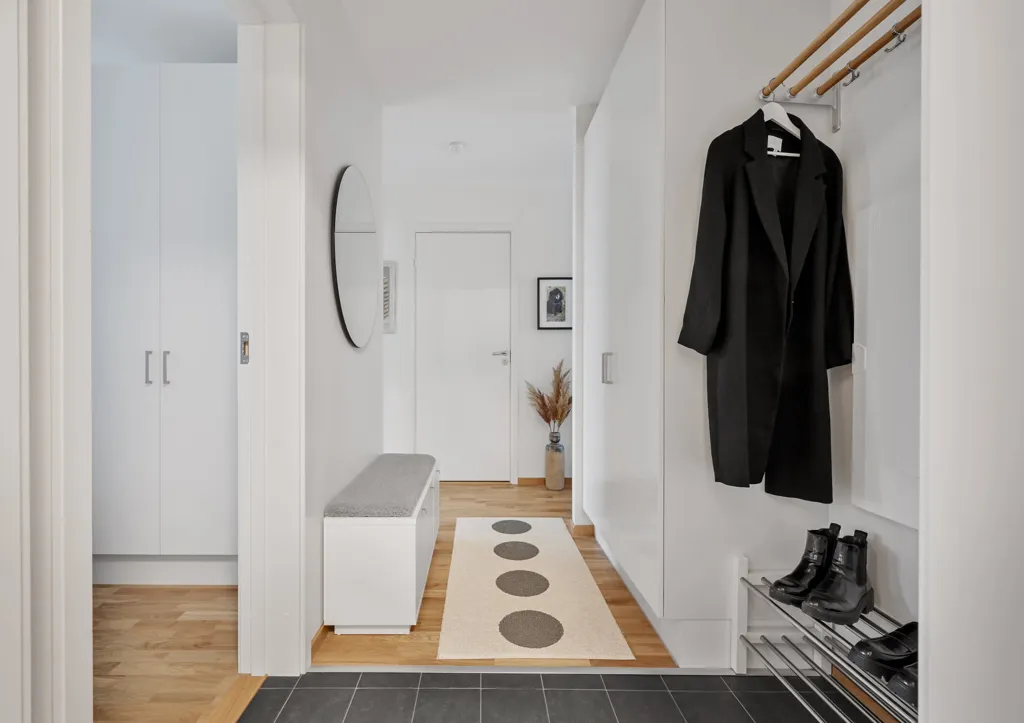 Esik - Modern Flat with Private Terrace in Sollentuna