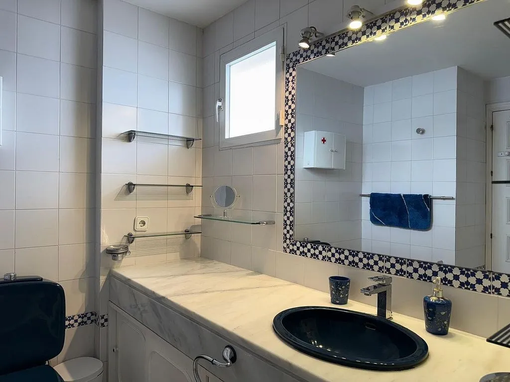 Salles de bain - Penthouse with Terrace in Sohail Zone