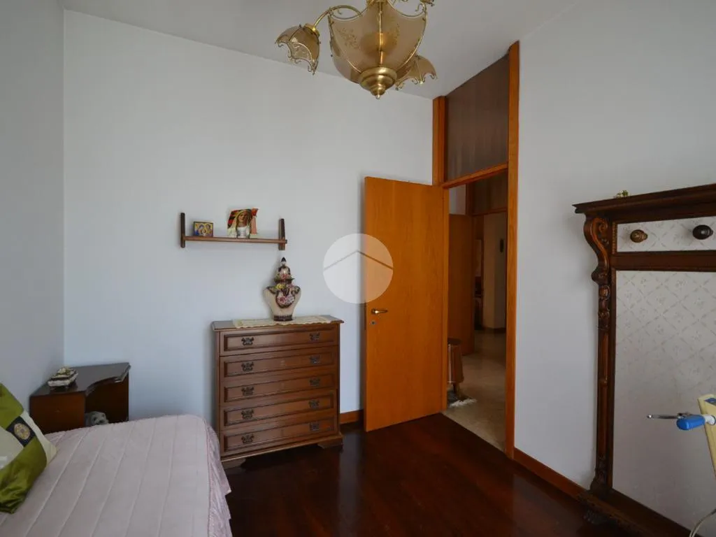 Magamistoad - Detached Villa with Garden in Vittuone