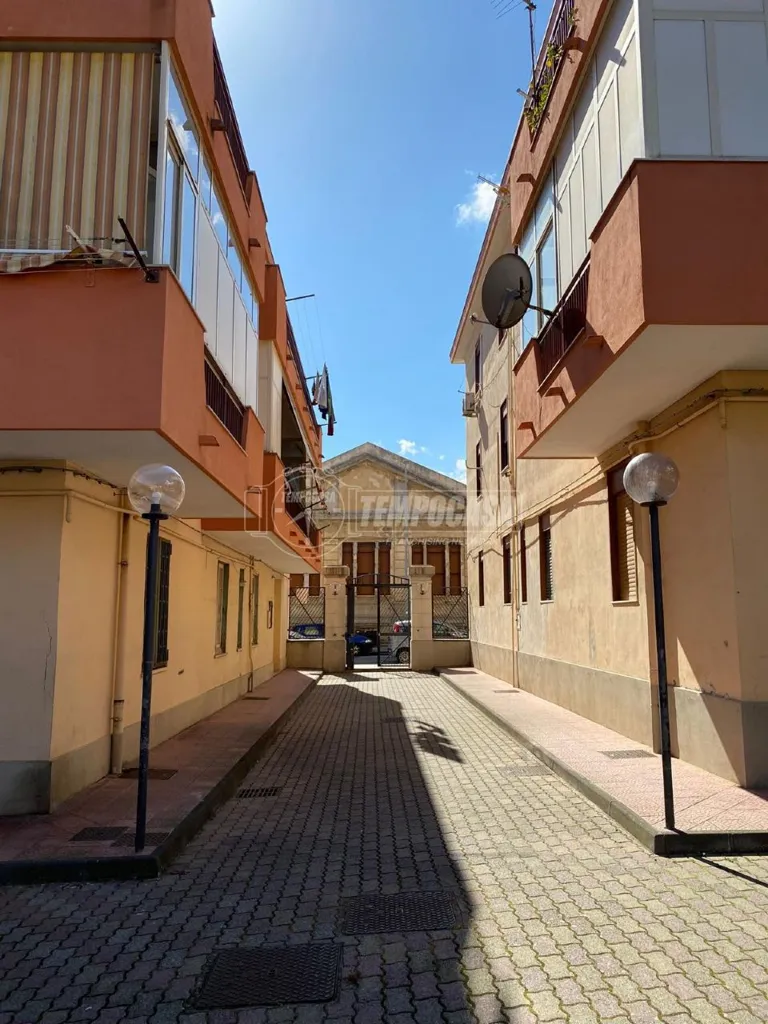 Välivaade - Studio Flat with Balcony in Central Messina