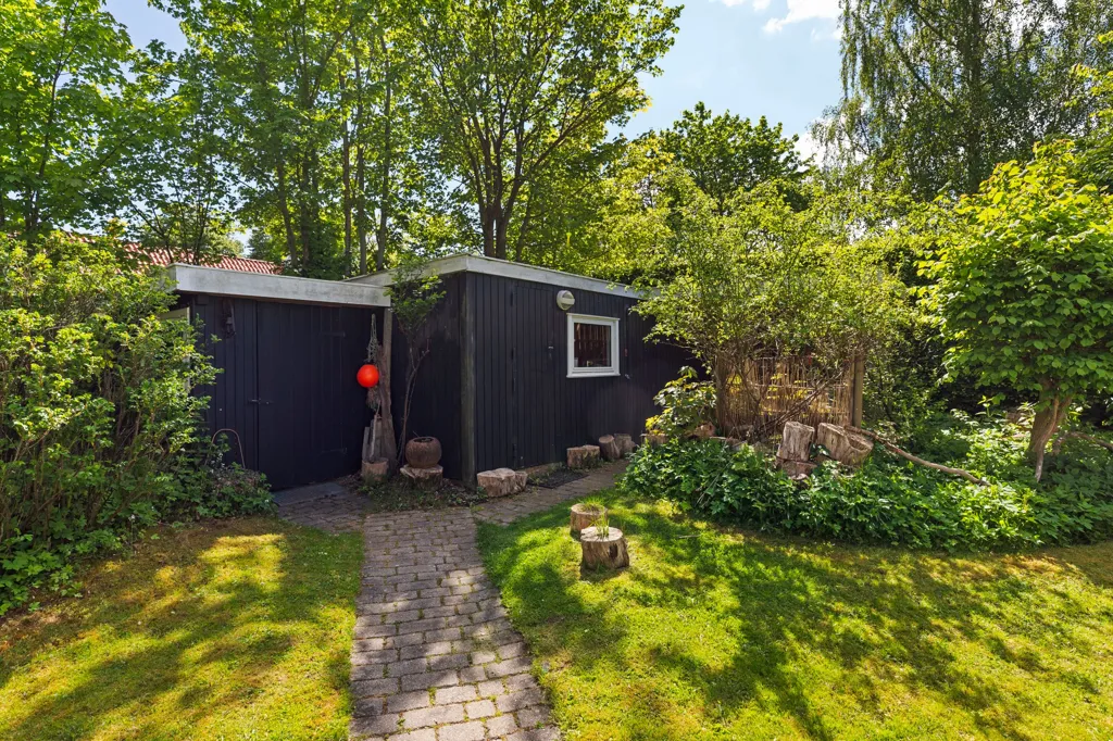 Jardin - Year-Round House with Sea View in Dronningmølle