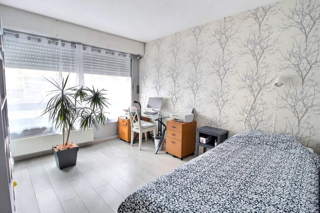Chambres - Appartement 4 Pièces avec Ascenseur à Paris 19ème