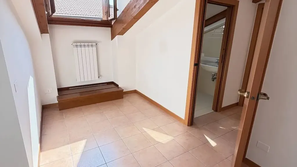 Pièces - Restored Triplex with Attic in Niguarda, Milan