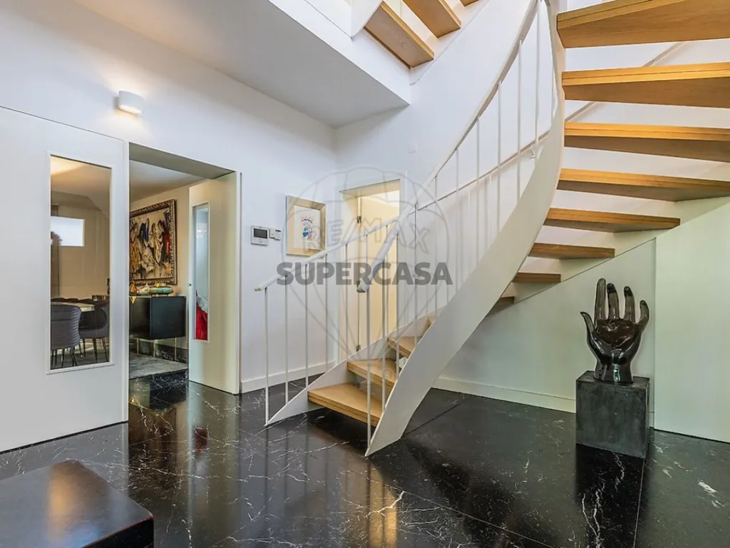Toad - Luxury Villa with 1950s Charm in Lisbon