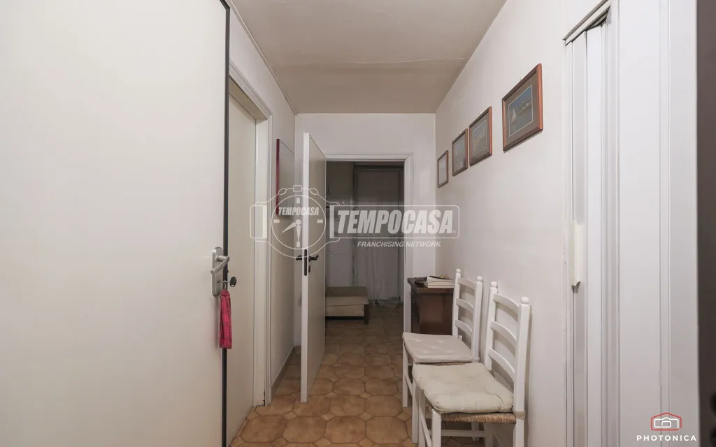 Esik - Terraced Villa with Two Apartments in Cattolica