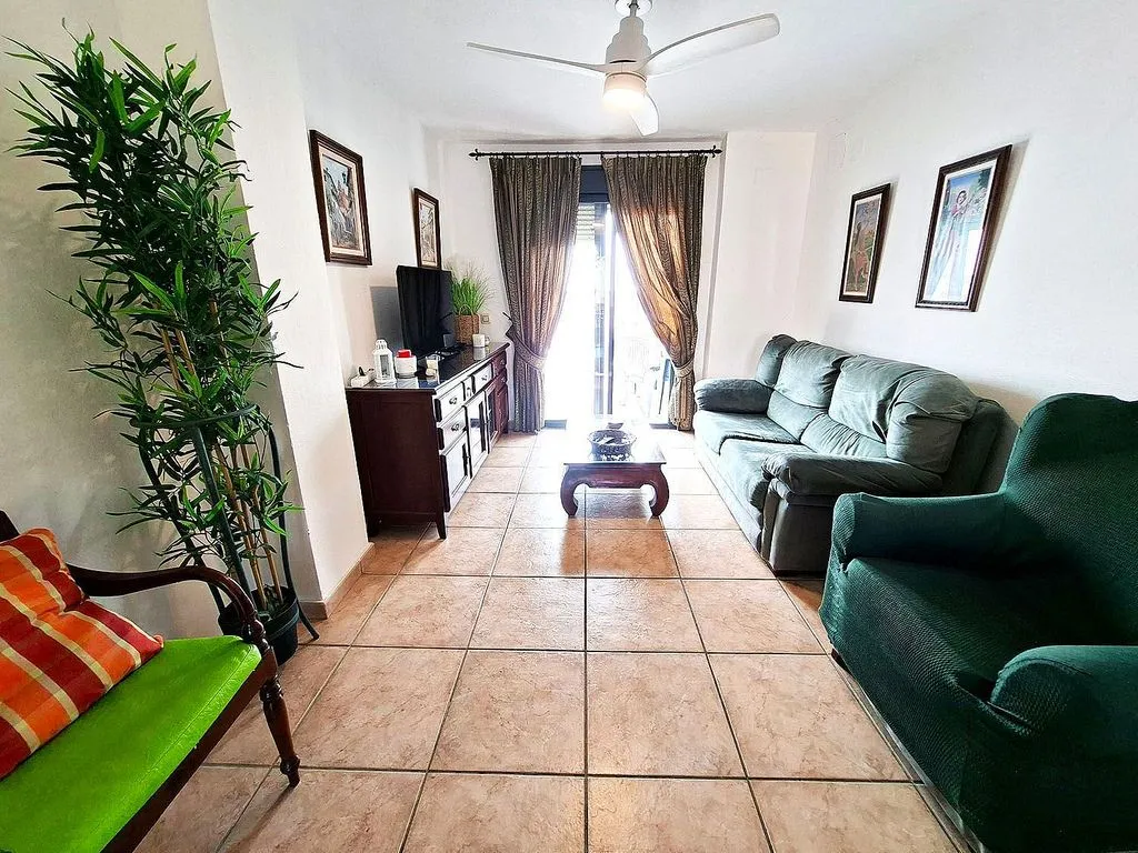 Elutuba - Terraced Apartment with Pool in Central Location