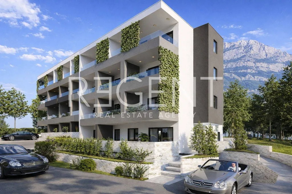 Two-Bedroom Apartment with Sea View in Blato