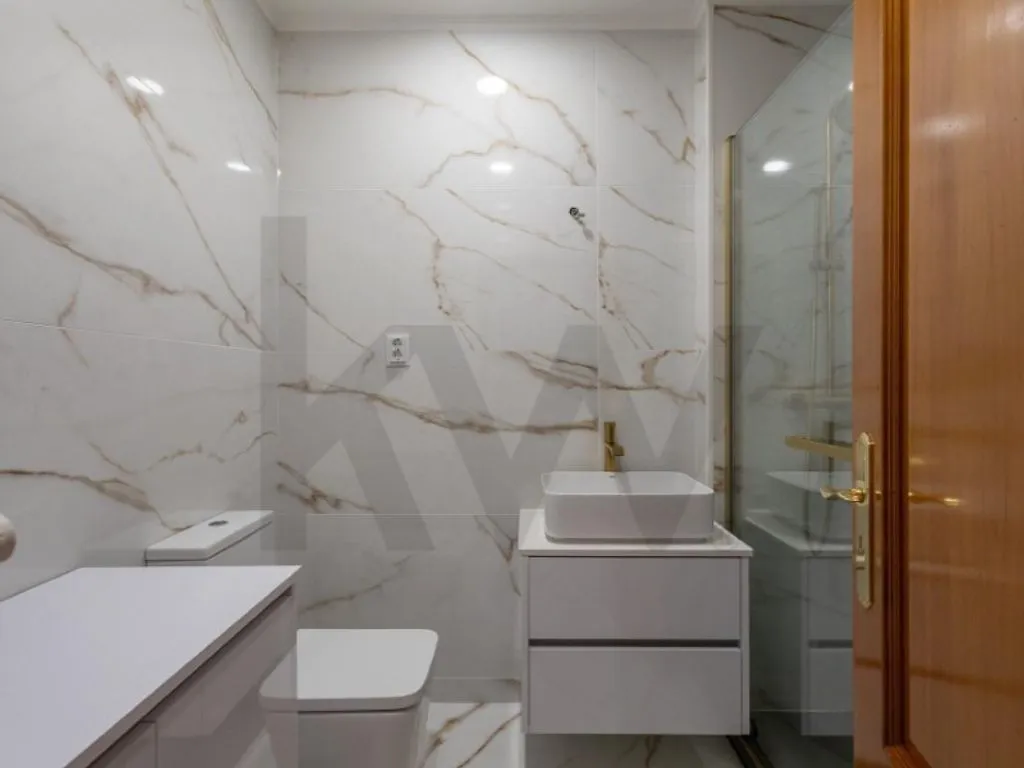 Salles de bain - Luxury Flat with Sea View in Paço de Arcos