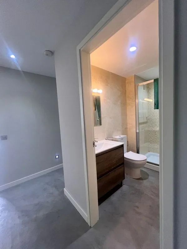Bathrooms - Apartment with Pool in Calle Camelia