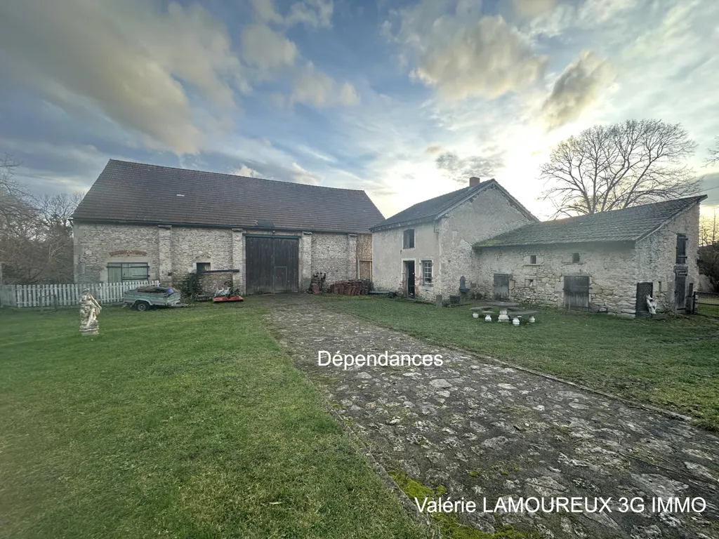 Aed - Equestrian Property with Large Garden in Aigueperse