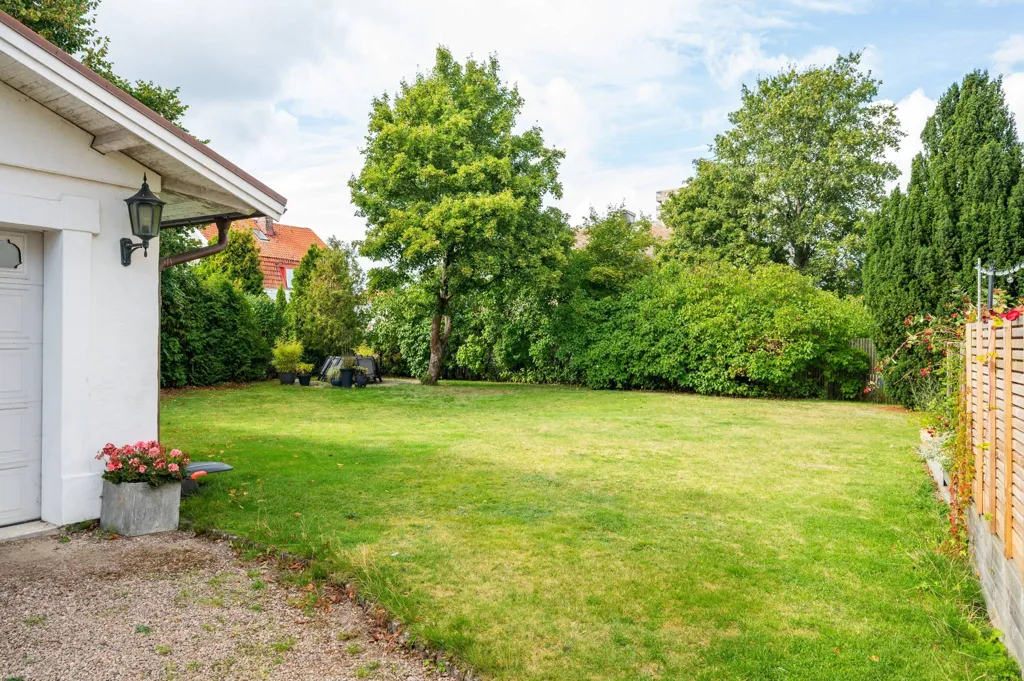 Aed - Modern Flat with Pitched Roof in Helsingborg