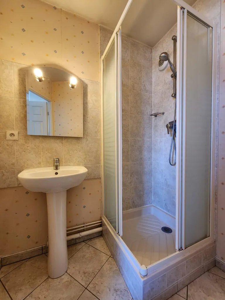 Salles de bain - Duplex avec Garage près de la Gare SNCF à Beauvais
