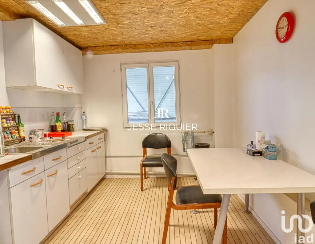Cuisine - Local d'Activité avec Hauteur sous Plafond à Andilly