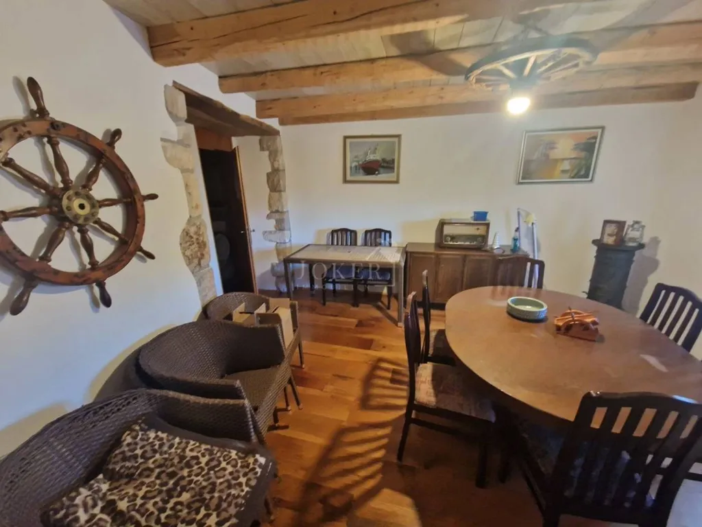 Söögituba - Renovated Stone House with Pool in Mošćenička Draga