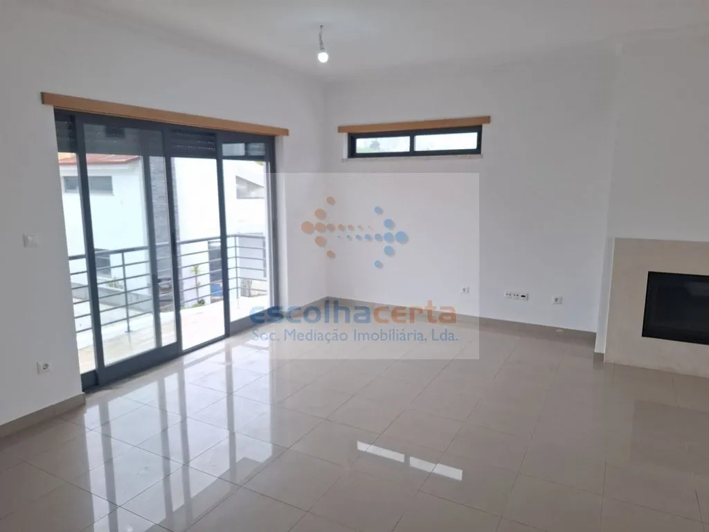 Elutuba - Luxury House with Garden in Feijó, Almada