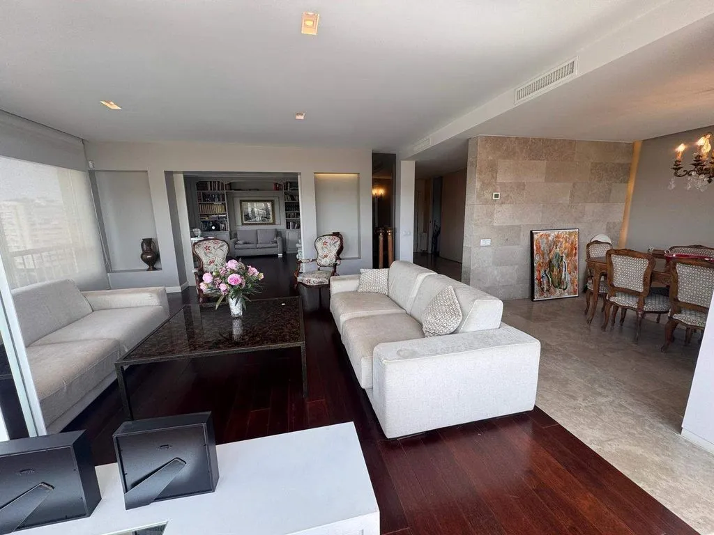 Living Room - Luxury Flat with Pool on Arroyofresno Street, Madrid