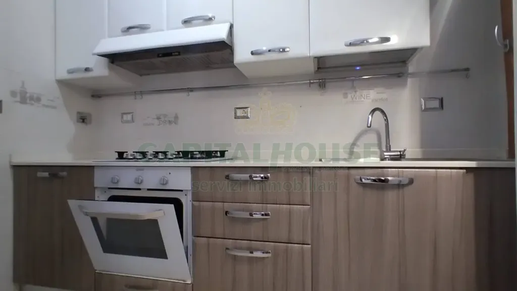 Köök - Armed Two-Bedroom Flat with Balcony in Capua