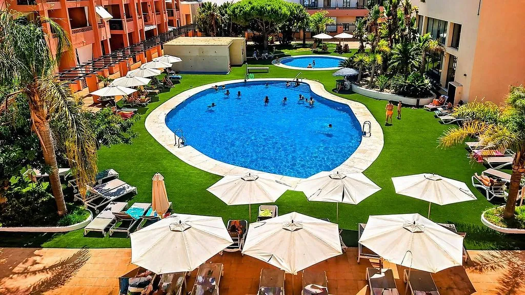 Piscina - 1-Bed Apartment with Pool on Avenida Del Decano