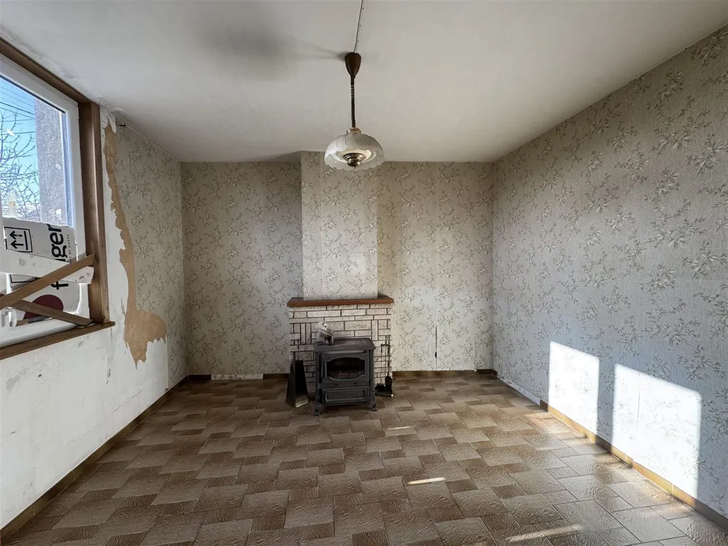 Séjour - Maison à Rénover avec Cour à Péruwelz