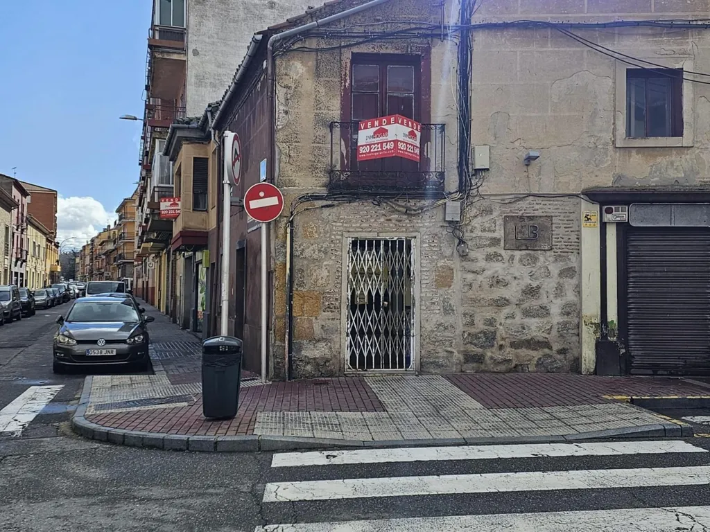Välivaade - Reformable House with Parking in Ávila