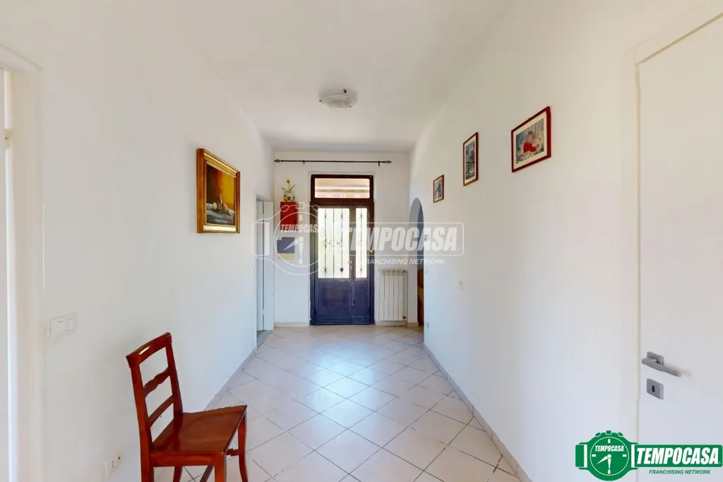 Esik - Detached Villa with Garden in Arcola