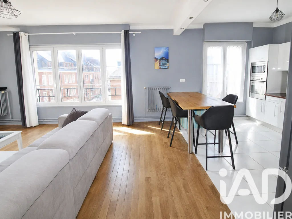 Séjour - Appartement Familial avec Grenier Aménageable au Centre de Lisieux