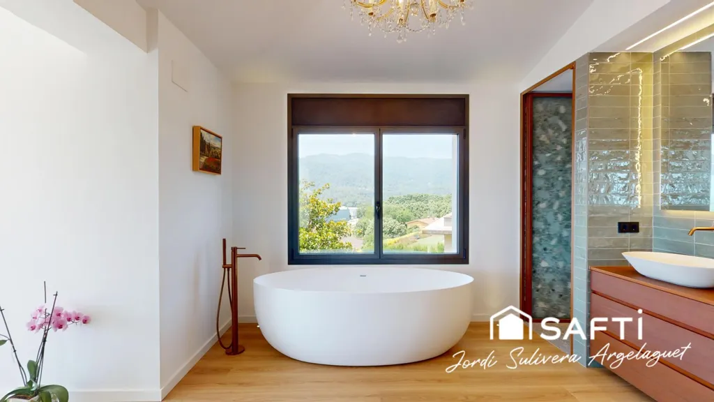 Salles de bain - Luxury Villa with Panoramic Views in Banyoles