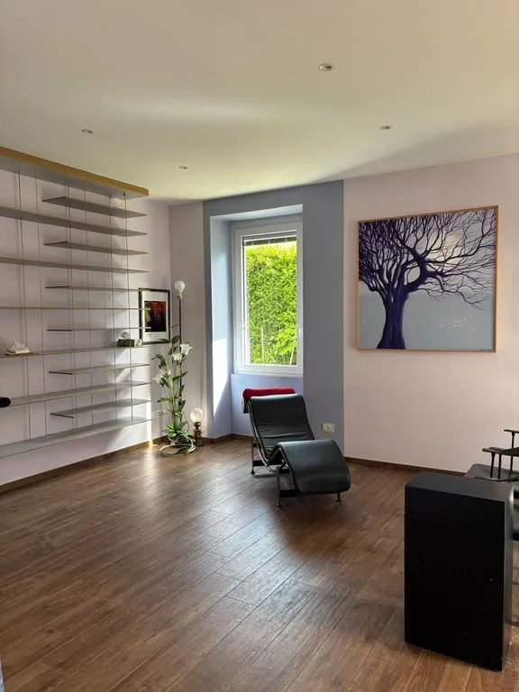 Elutuba - Modernised Semi-detached Villa with Lake View in Verbania