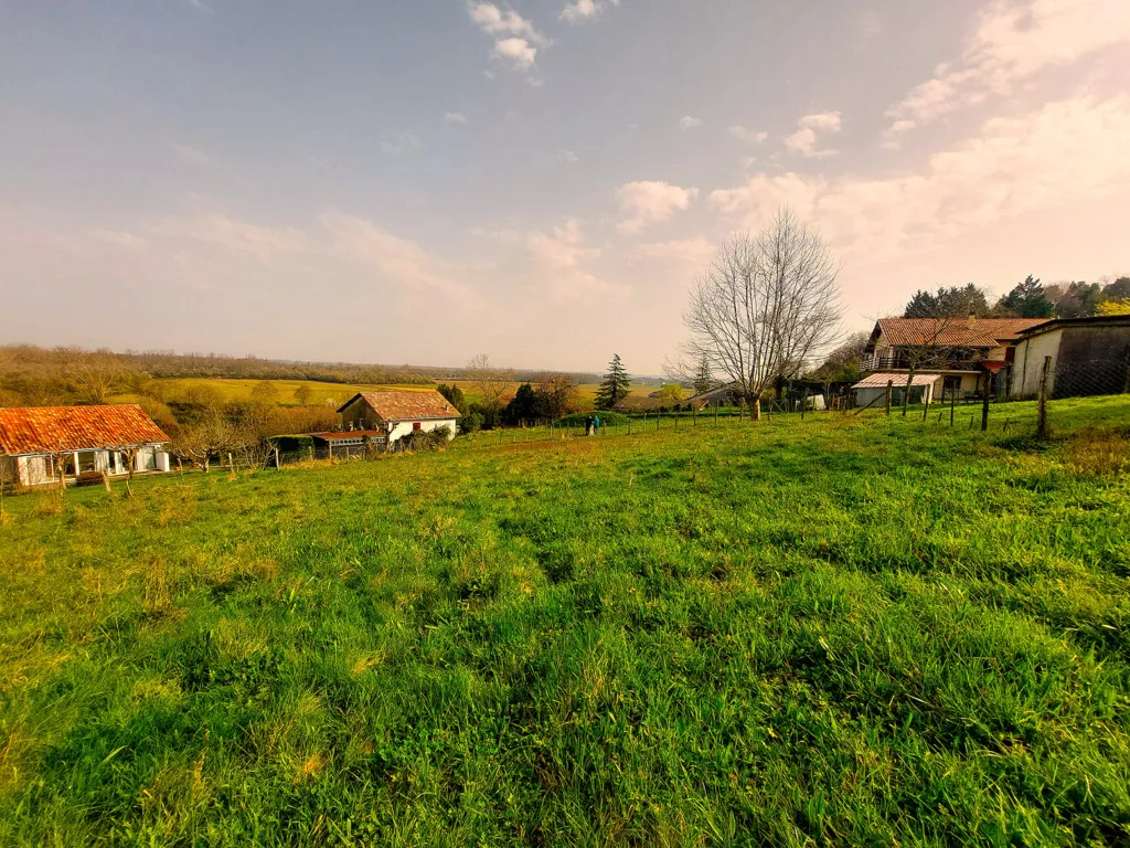 Giardino - Constructible Plot with Valley View in Guiche