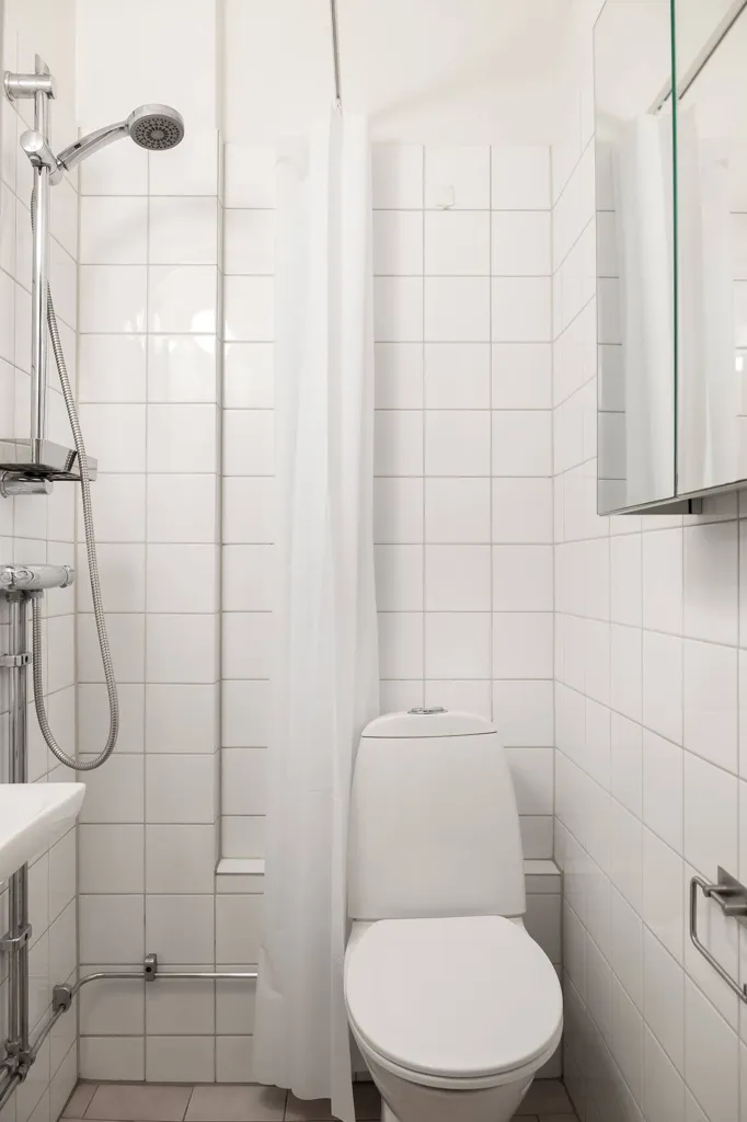 Salles de bain - Apartment with Sunny Balcony in Kristineberg