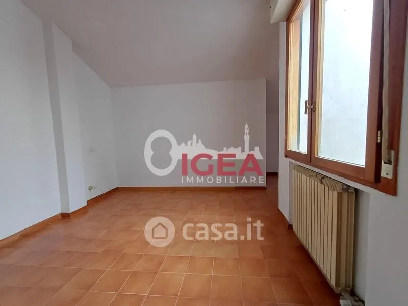Pièces - Spacious Loft with Terrace in Siena