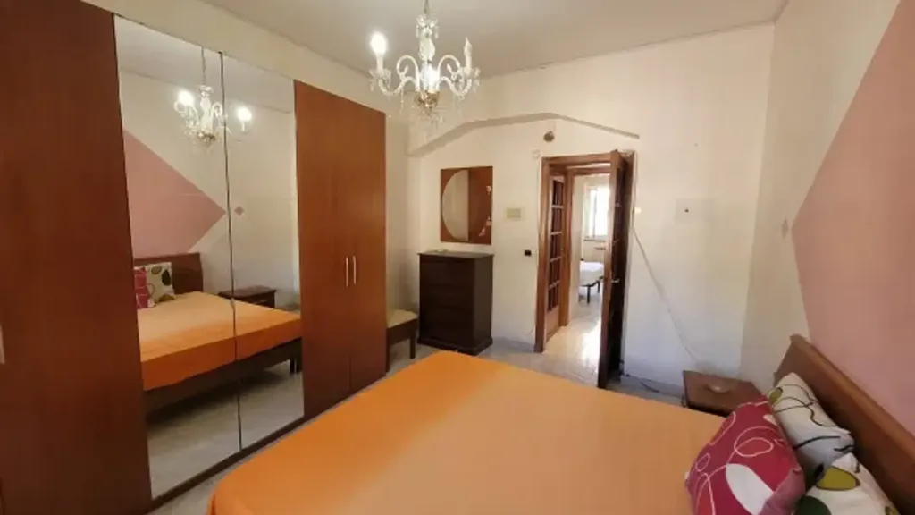 Chambres - Trilocale with Private Outdoor Space in Messina