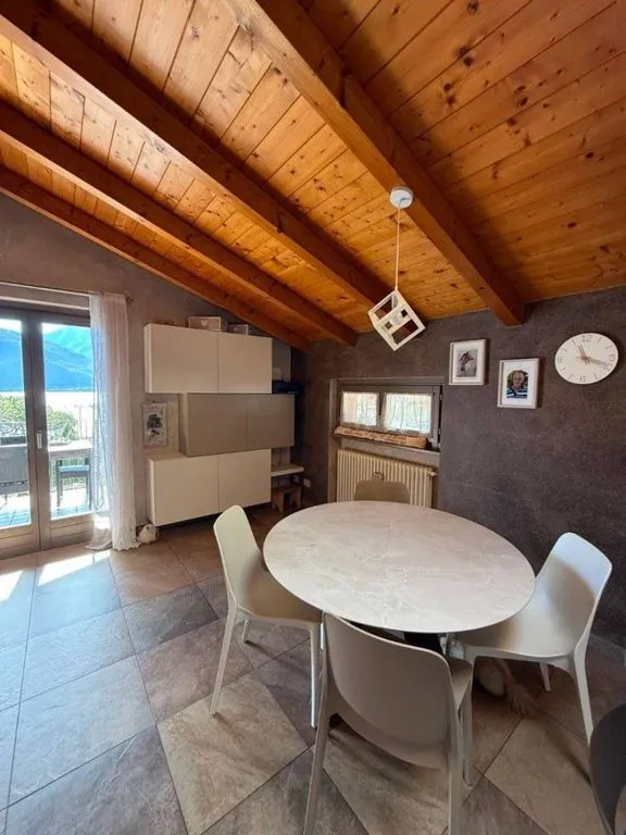 Söögituba - Luxury Apartment with Lake View in Musso