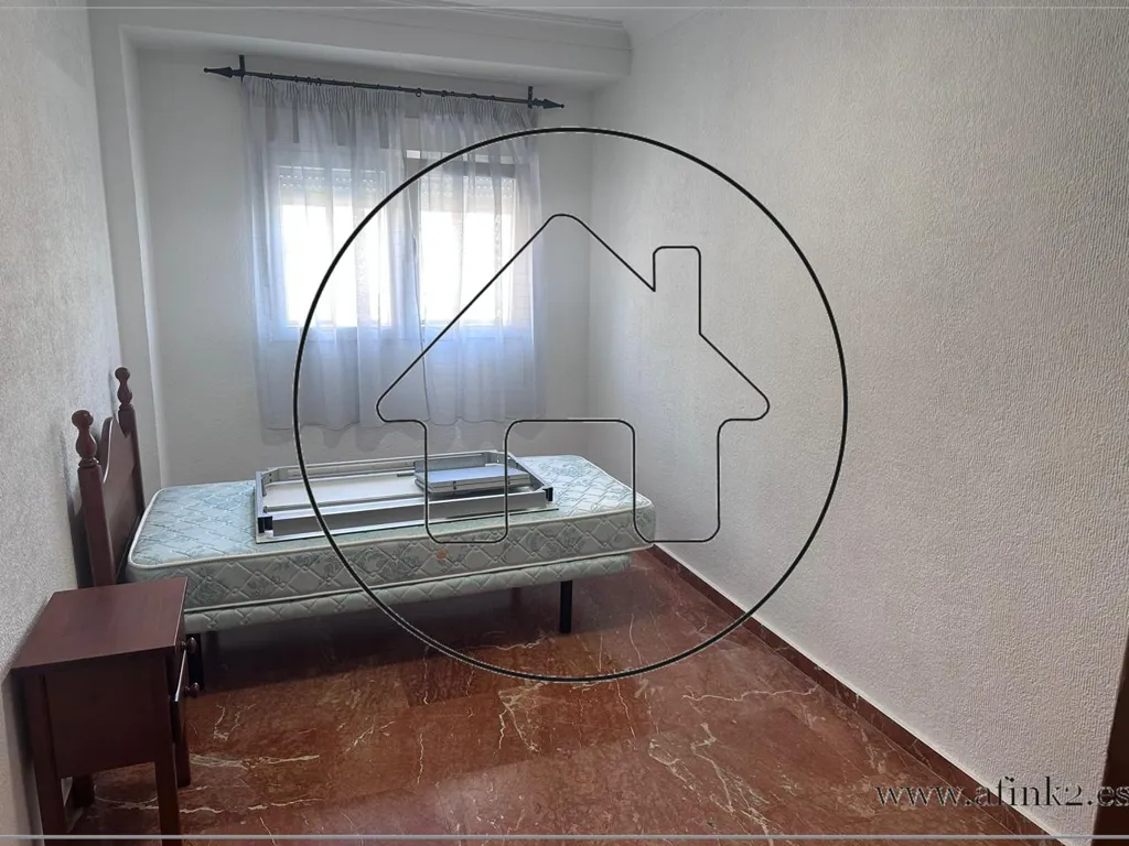 Chambres - Furnished Flat with Balcony in Seville