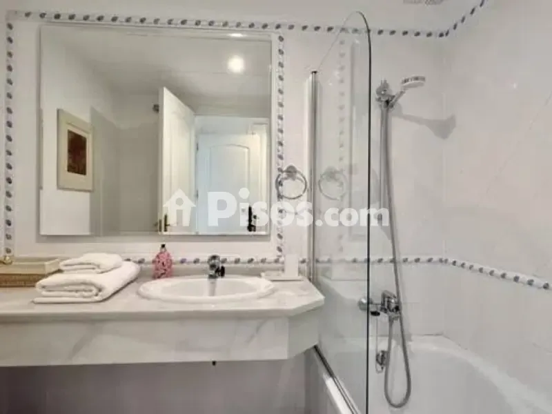 Vannitoad - Apartment with Private Garden in Guadalmina