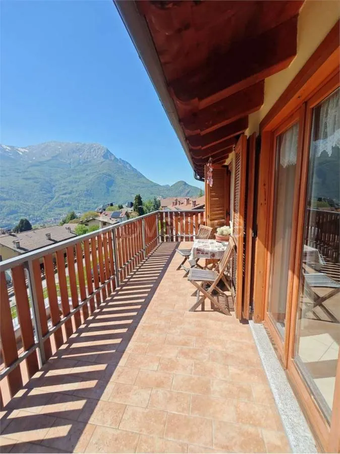 Balcon - Alpine-Style Apartment with Terraces in Barzio